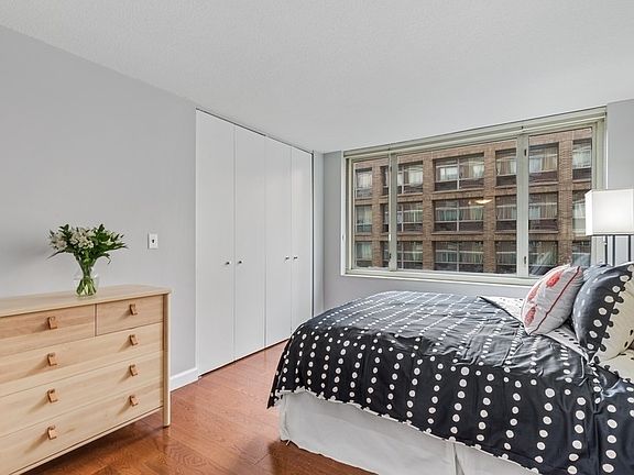 4th image of 130 W 67th St APT 8-F