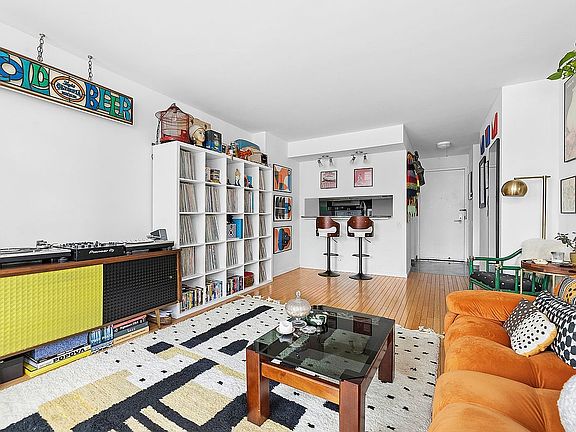 2nd image of 295 Greenwich St APT 11E