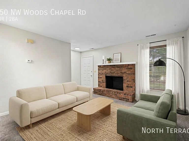 250 NW Woods Chapel Rd — Photo 2