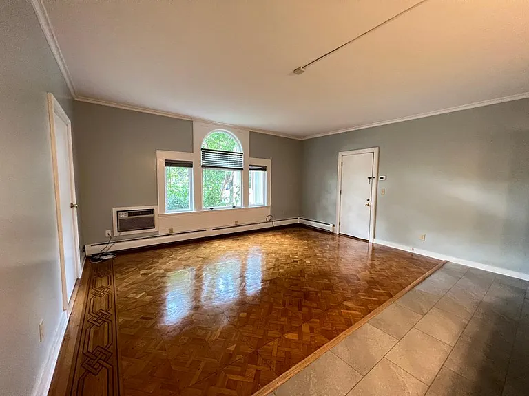 569 Whitney Ave #1R — Photo 5