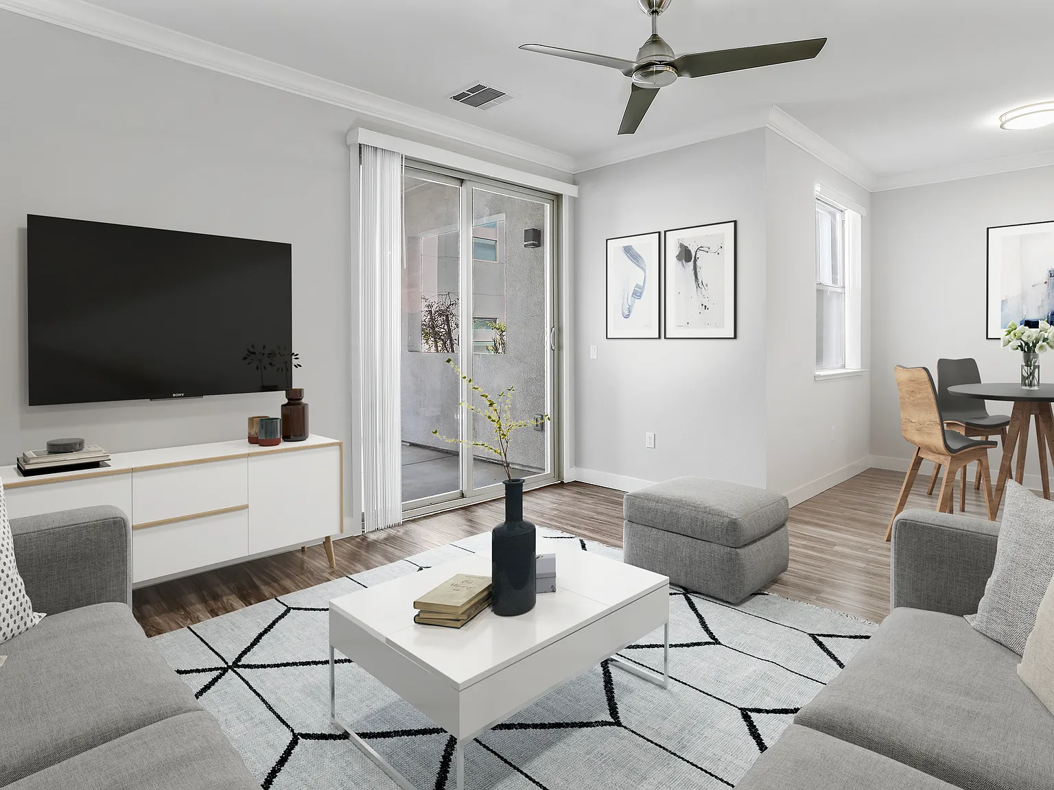 Tesoro Apartments — Photo 3