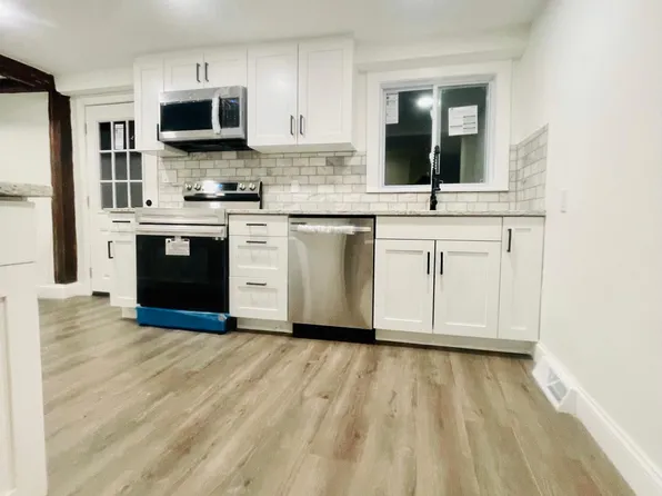 243 Park Ln, Trumbull, CT