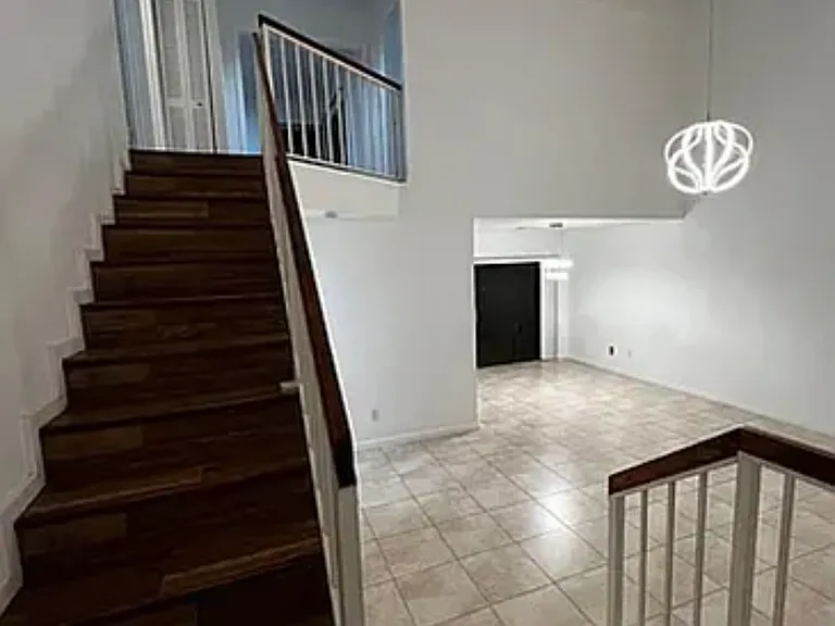 9645 SW 148th Pl — Photo 3
