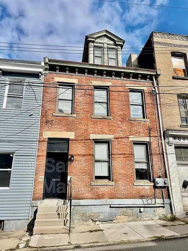 1 bed, 1.0 bath, 900 sqft, $1,100 — Photo 2
