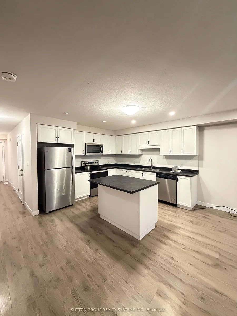 Building Photo - 160 Stanley St #4