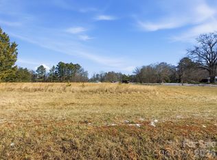 5822 Oakridge Rd, Clover, SC 29710