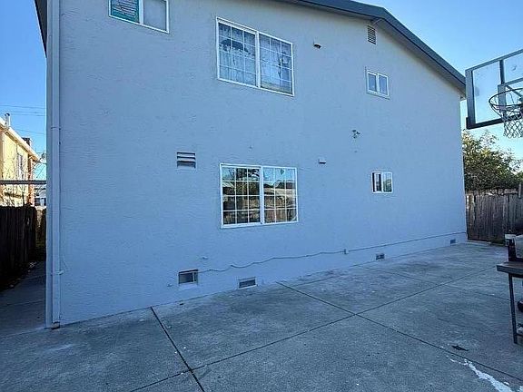 3rd image of 219 Barrett Ave
