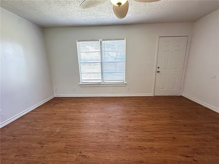 1213 W Terrace Blvd — Photo 5