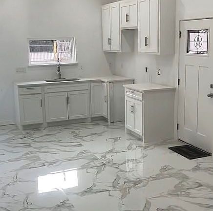 5th image of 215 Hammerking Rd