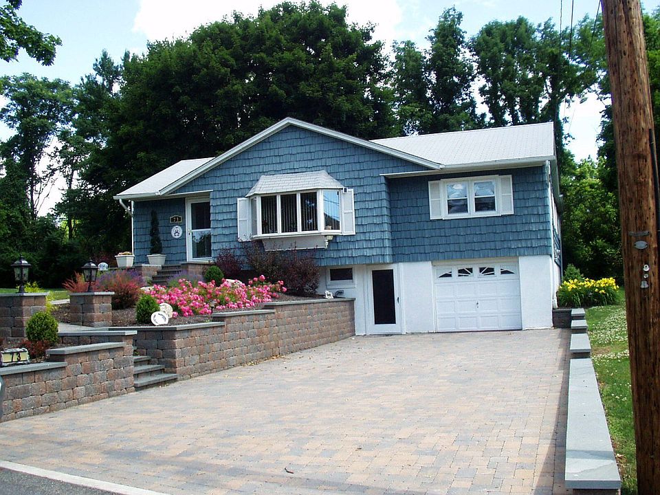 1st image of 73 Harth Dr