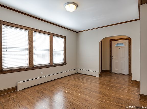 4th image of 1510 Marengo Ave