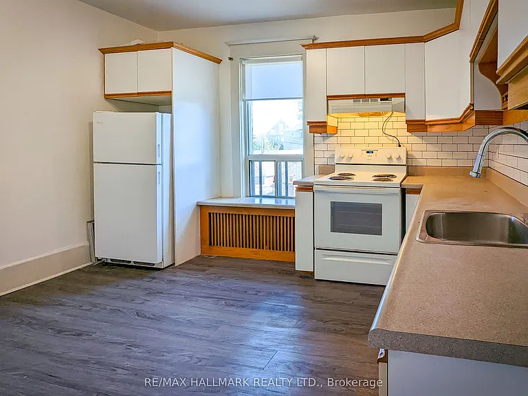371 Saint Clarens Ave #2 — Photo 4