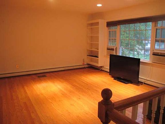 4th image of 51 Terwilliger Road Ext