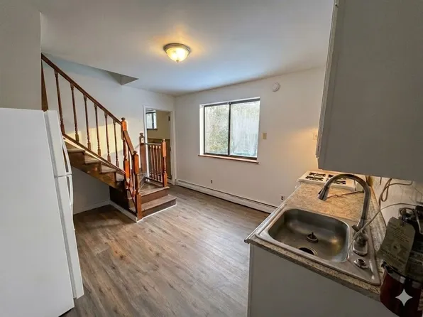 1022 Us Route 4 E APT 20, Rutland, VT 05701
