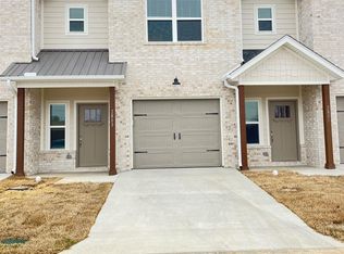 2919 W Walnut St, Rogers, AR 72756