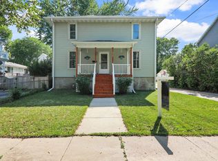 910 Oakland Ave, Madison, WI 53711