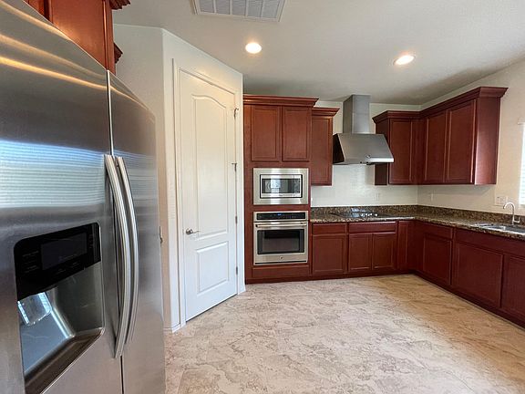 4th image of 3371 E Wisteria Pl