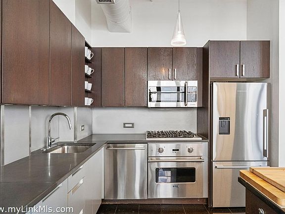 4th image of 437 D St APT 7F