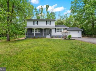 242 Falcon Dr, Pasadena, MD 21122