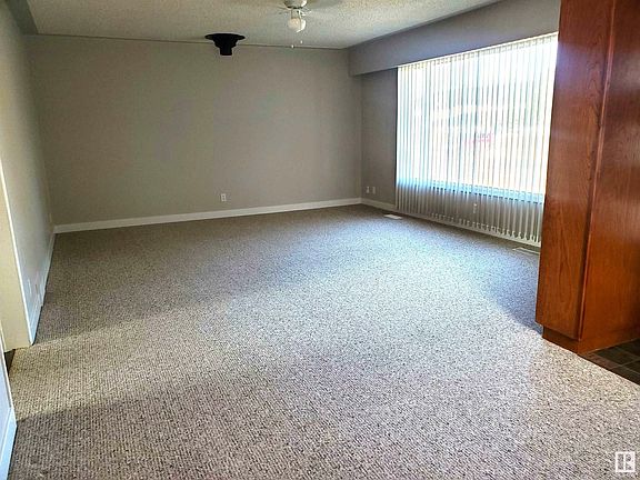 5th image of 5122 54th Ave