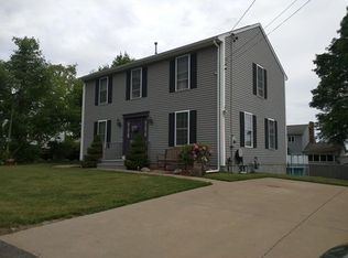 78 Alsada Rd, Swansea, MA 02777