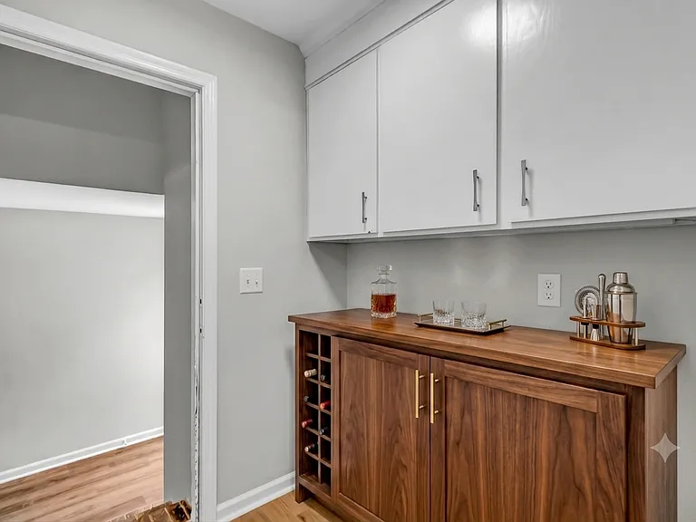 Bar Area off Dining Nook