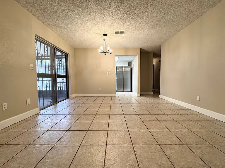 529 Hibiscus Way — Photo 6