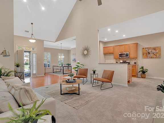 4th image of 6407 Breckfield Ct