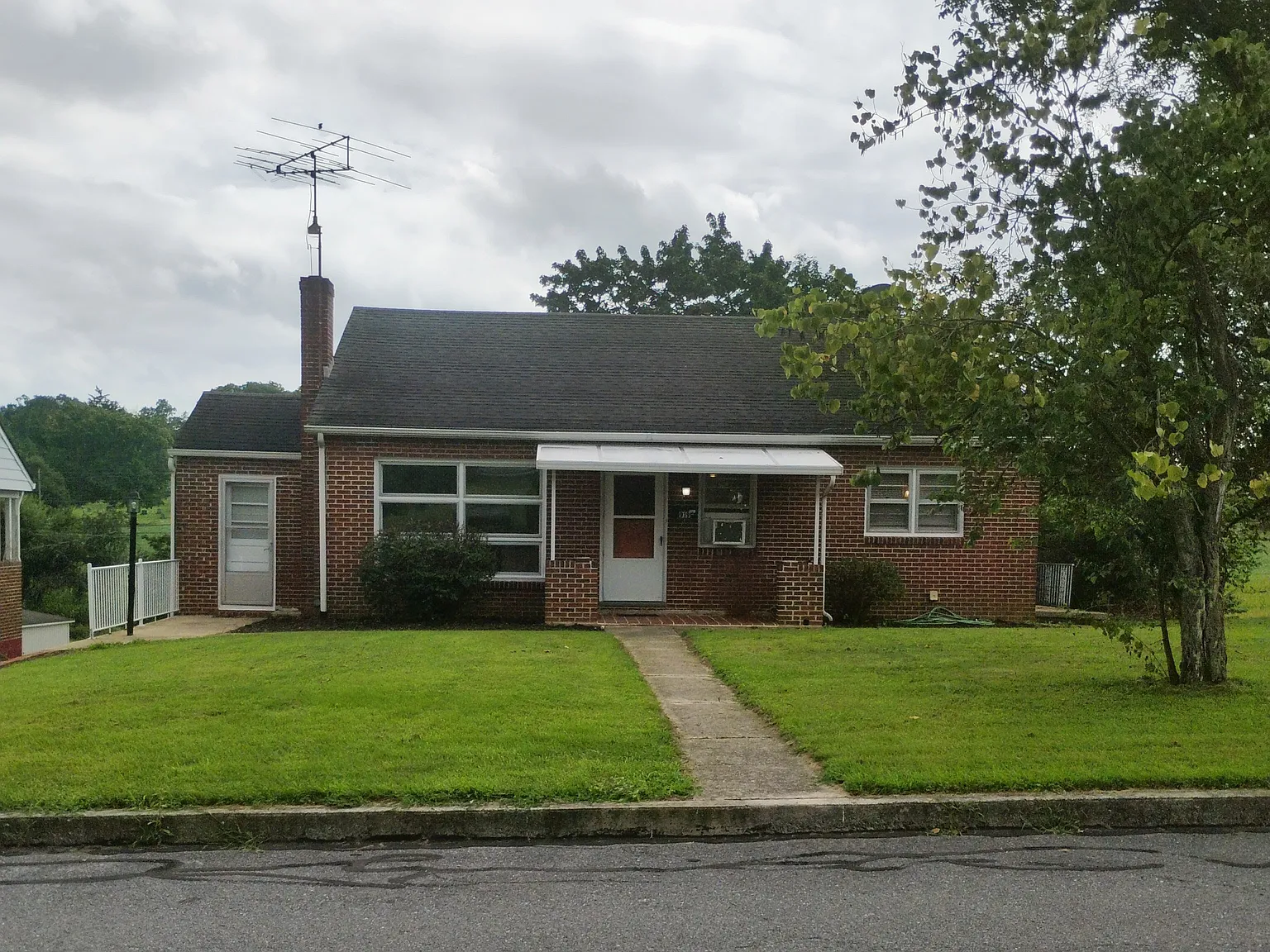 2 bed, 1050 sqft, $1,475 — Photo 1