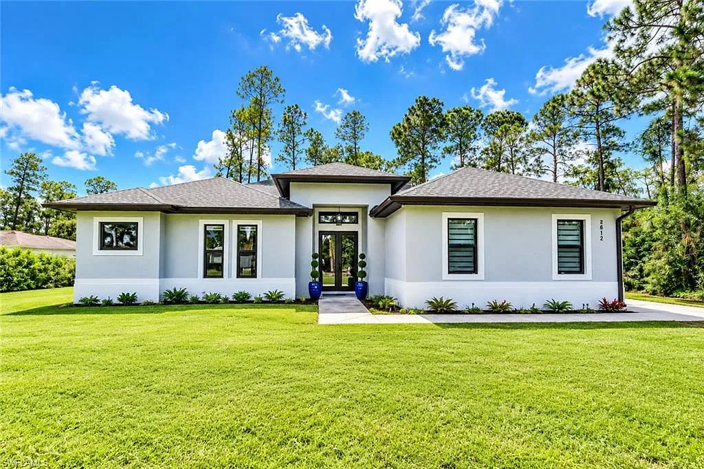 3 bed, 2.5 bath, 1927 sqft, $3,300 — Photo 1