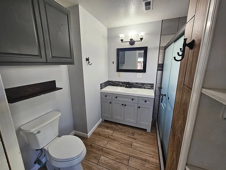 424 E Princeton Ave — Photo 3