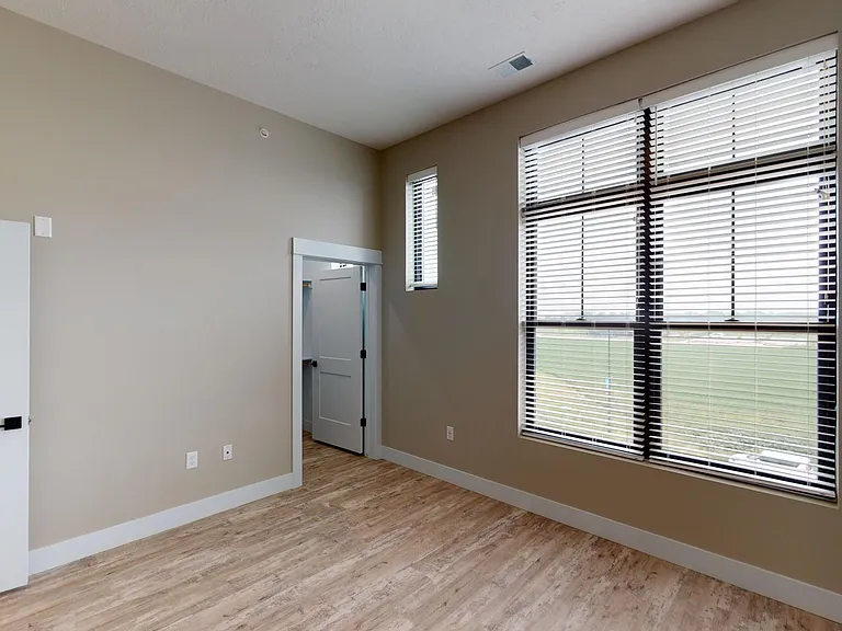 Element 30 Apartments — Photo 41