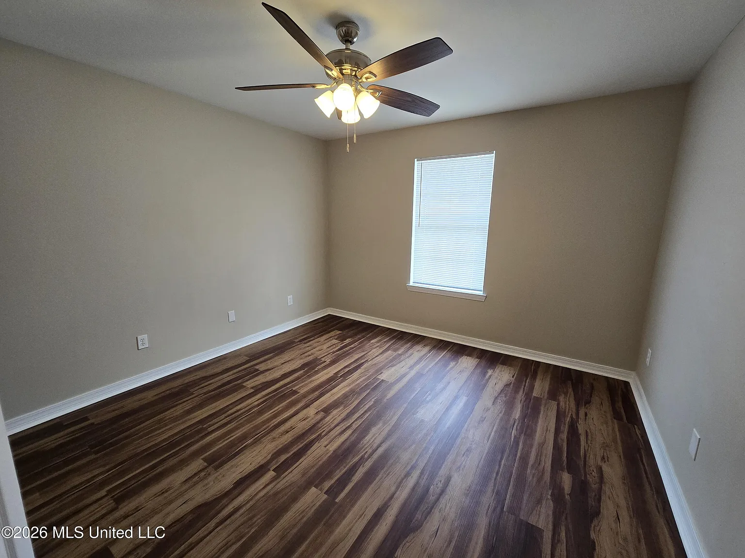 3 bed, 2.0 bath, 1150 sqft, $1,200 — Photo 3