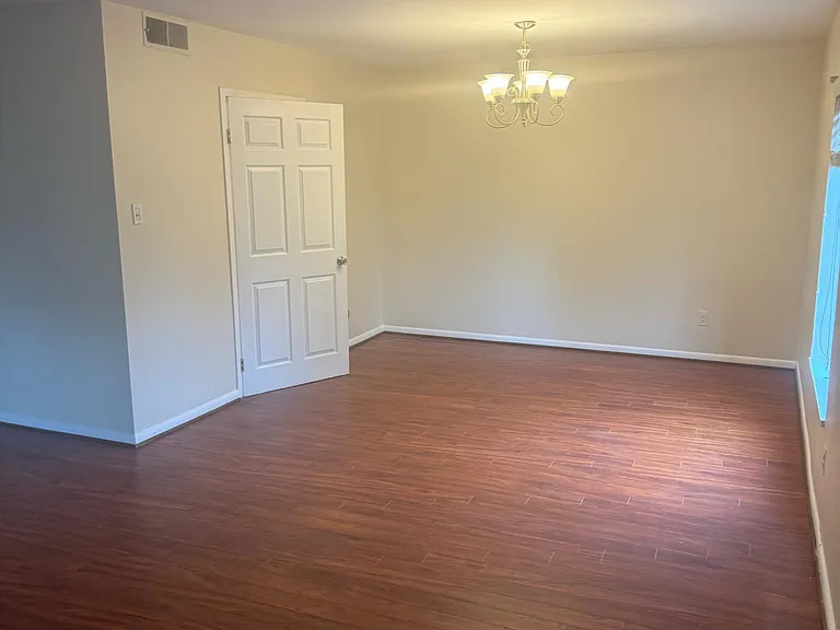 6001 Arlington Blvd #201 — Photo 6