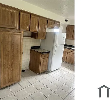 16246 Edgewood Ct — Photo 4