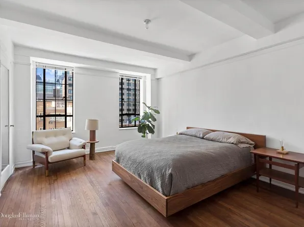 340 W 57th St APT 8D, New York, NY 10019
