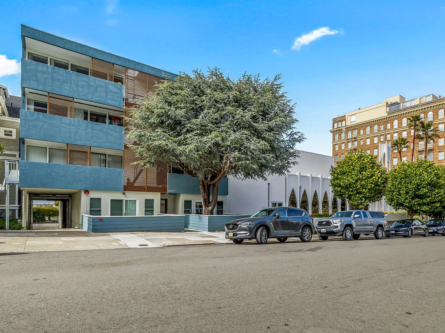 1920 Pacific — Photo 4