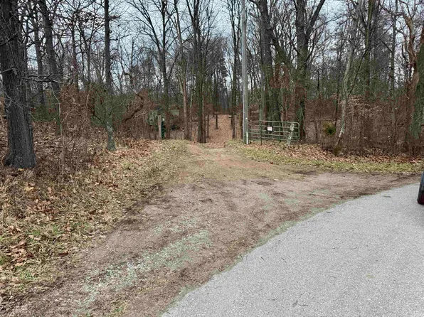 9202 E Garrison Hollow Rd, Salem, IN 47167