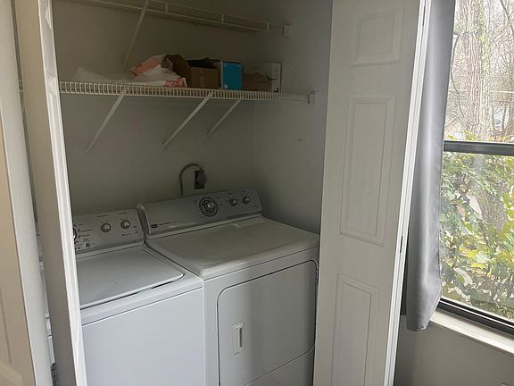 5th image of 674 Shadywood Ln