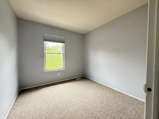 3485 Burbank Dr — Photo 10