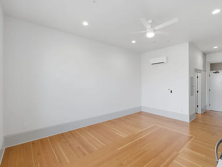 455 Court St NE #207 — Photo 9