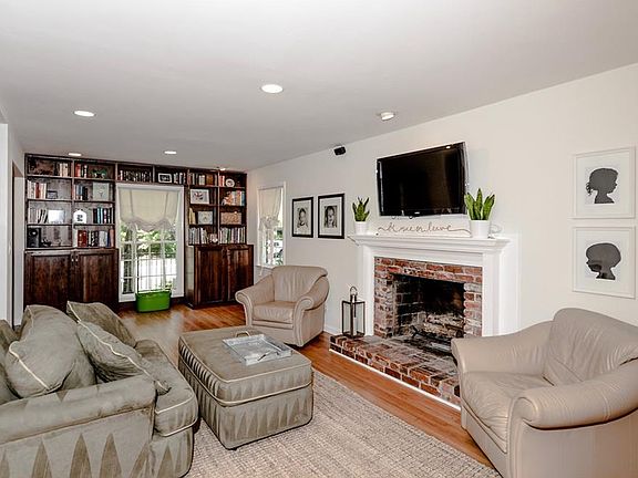 4th image of 2613 Flair Knoll Dr NE