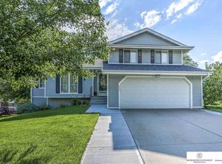 5003 S 165th St, Omaha, NE 68135