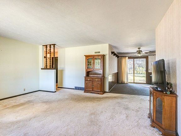 5th image of 2440 Highland Ave