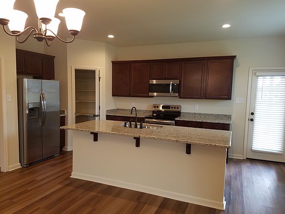 5th image of 1345 Shadow Bluff Dr