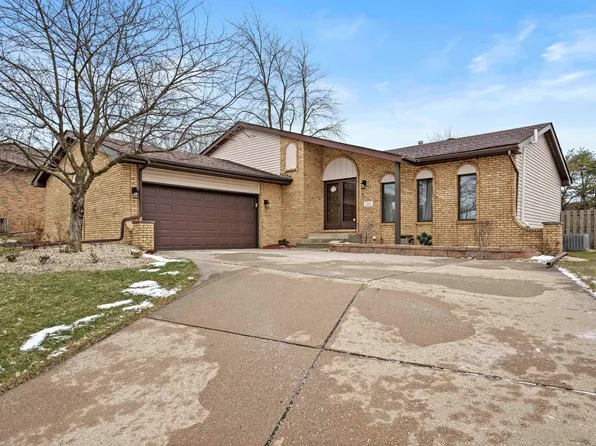 133 Genoa Ct, Schererville, IN 46375