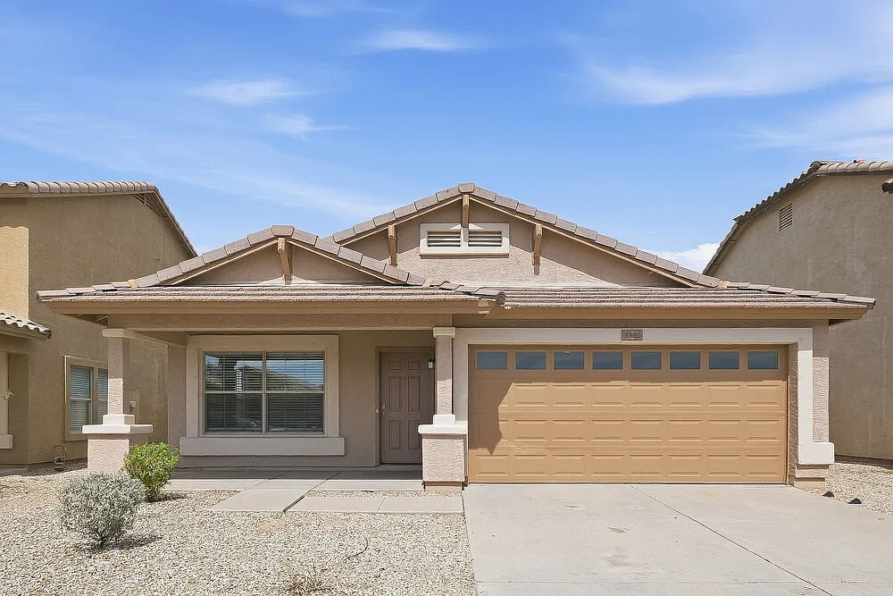 3 bed, 2.0 bath, 1759 sqft, $2,195 — Photo 1