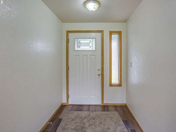 3rd image of 2508 NE 147th Cir
