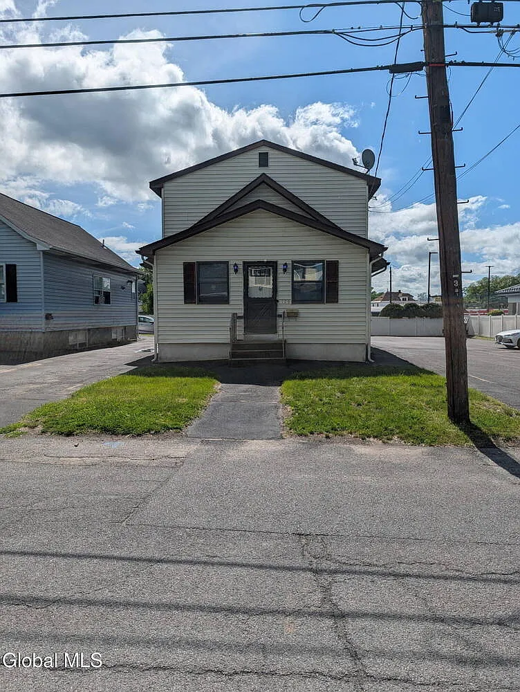 2 bed, 1.0 bath, 850 sqft, $1,730 — Photo 3