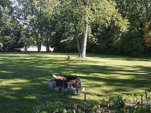 4th image of 1225 Home Acre Dr